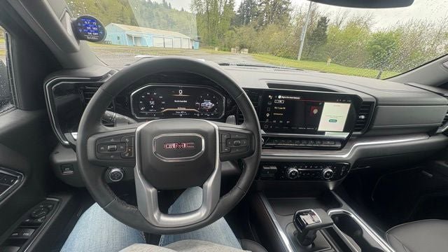 Used 2024 GMC Sierra 1500 SLT w/ SLT Premium Plus Package AWD/4WD image 17