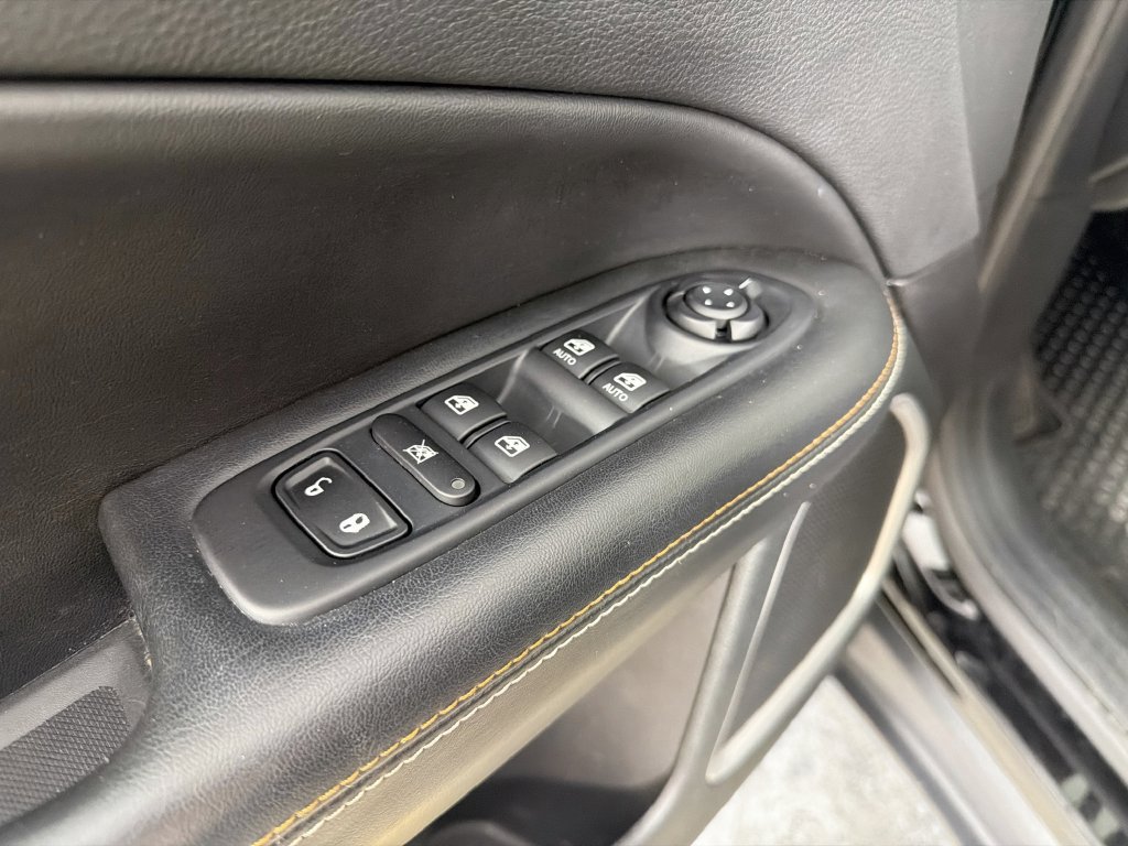 Used 2018 Jeep Compass Latitude w/ Popular Equipment Group AWD/4WD image 25