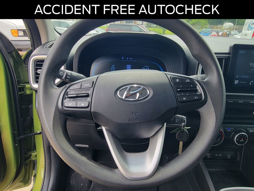 Used 2023 Hyundai Venue SE FWD image 19