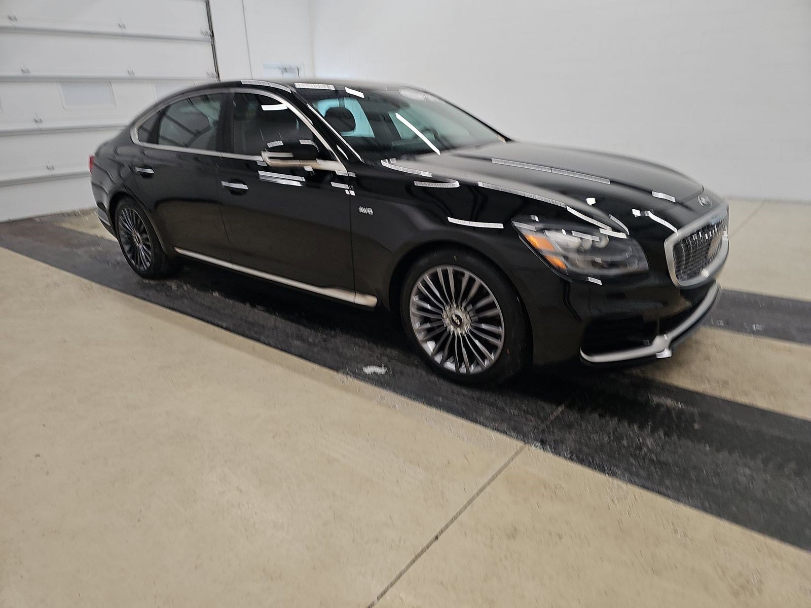 Used 2019 Kia K900 Luxury w/ VIP Package image 4