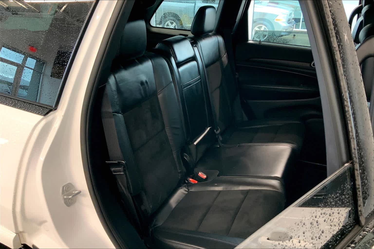 Used 2018 Jeep Grand Cherokee Altitude RWD image 19