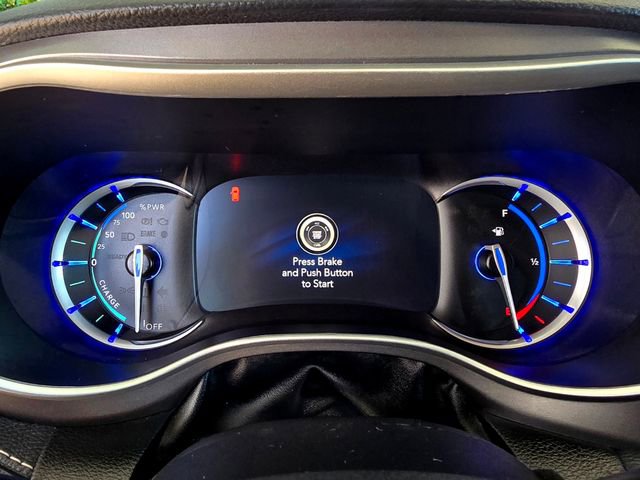 Certified 2024 Chrysler Pacifica Select image 13