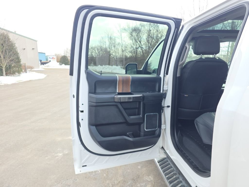 Used 2017 Ford F150 Lariat image 38