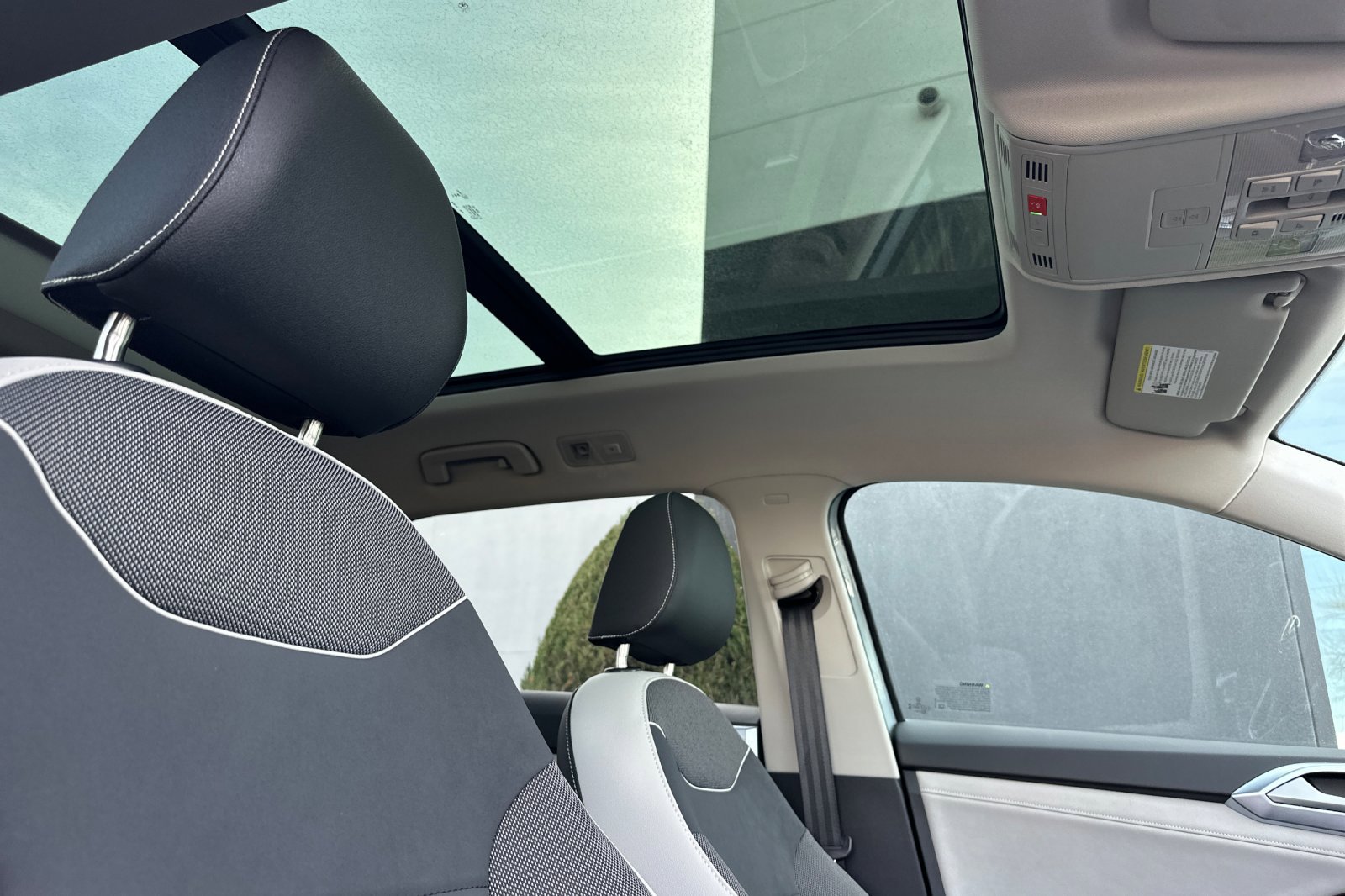 New 2026 Volkswagen Taos SE image 17