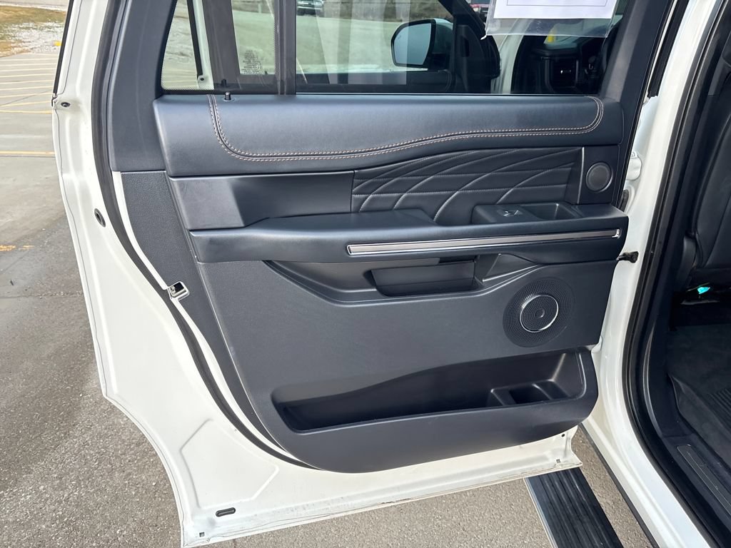 Used 2022 Ford Expedition Max Platinum AWD/4WD image 27