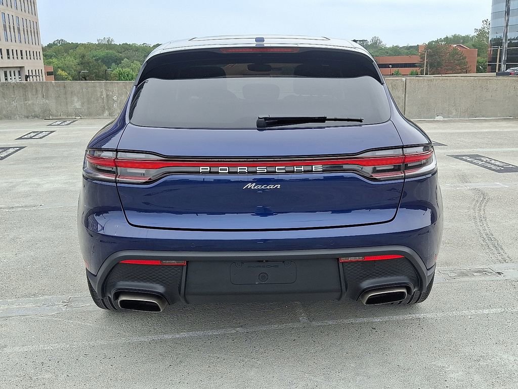 Certified 2025 Porsche Macan image 9