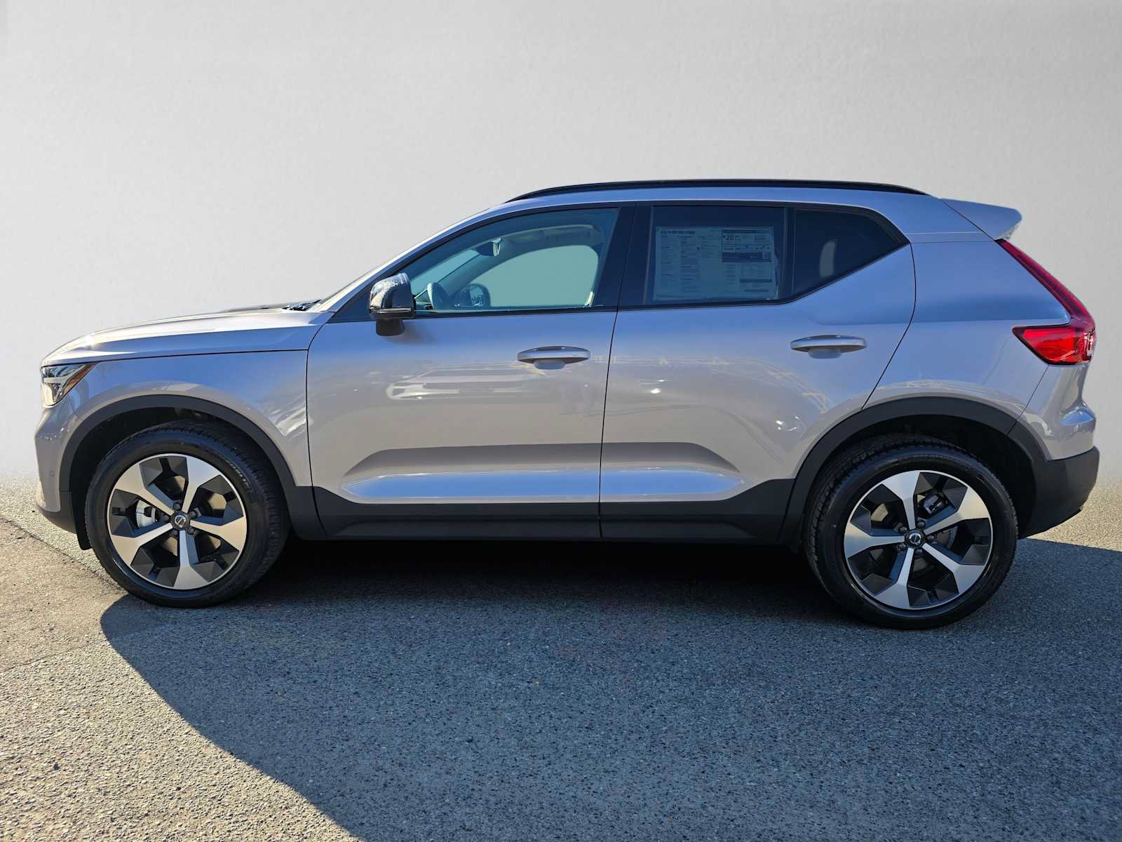 New 2026 Volvo XC40 B5 Plus w/ Protection Package Premier AWD/4WD image 14