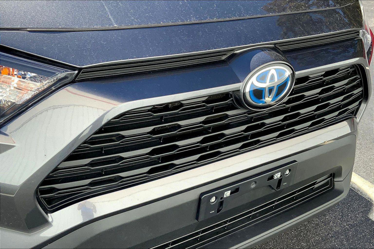 Used 2022 Toyota RAV4 LE image 28