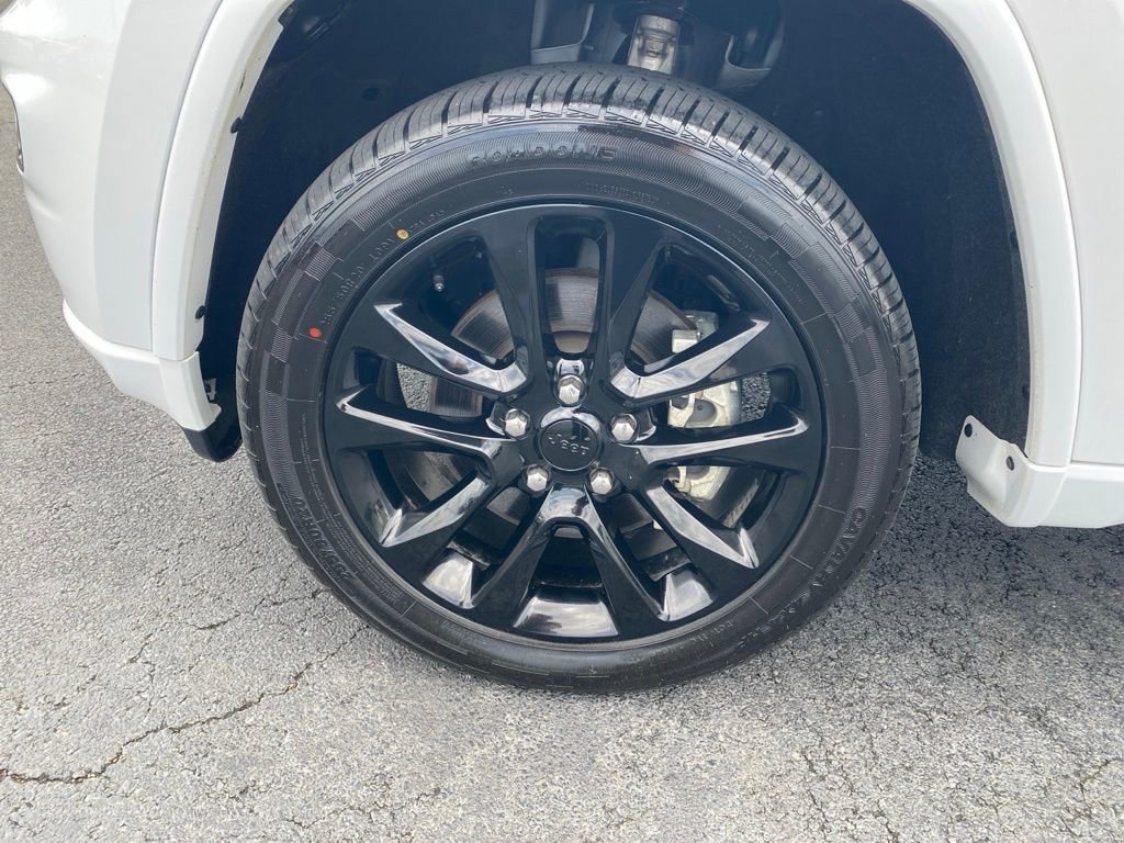 Used 2022 Jeep Grand Cherokee Laredo X AWD/4WD image 38