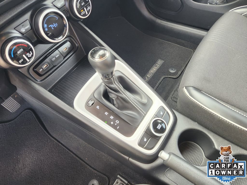 Used 2022 Hyundai Venue Limited w/ Cargo Package image 25