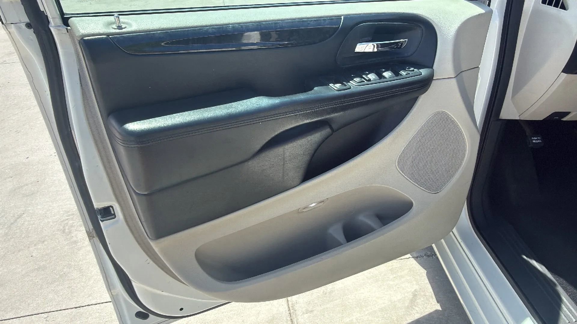 Used 2013 Dodge Grand Caravan SXT FWD image 5