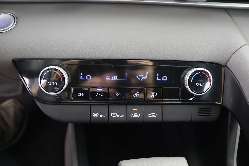 Used 2023 Hyundai Elantra SEL w/ Preferred Accessory Package FWD image 15