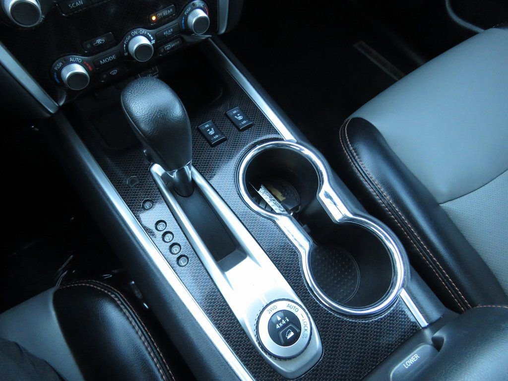 Used 2020 Nissan Pathfinder SL image 27