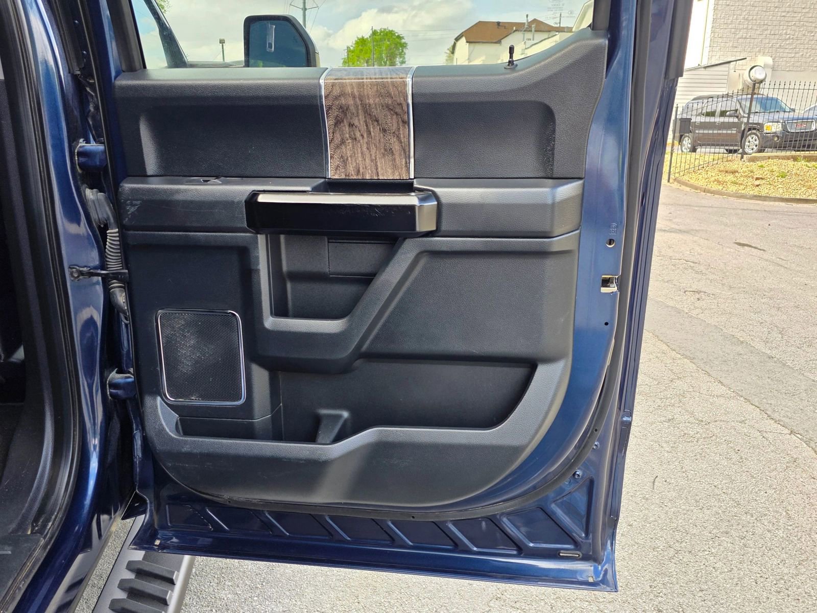 Used 2018 Ford F250 Lariat w/ Lariat Ultimate Package image 33