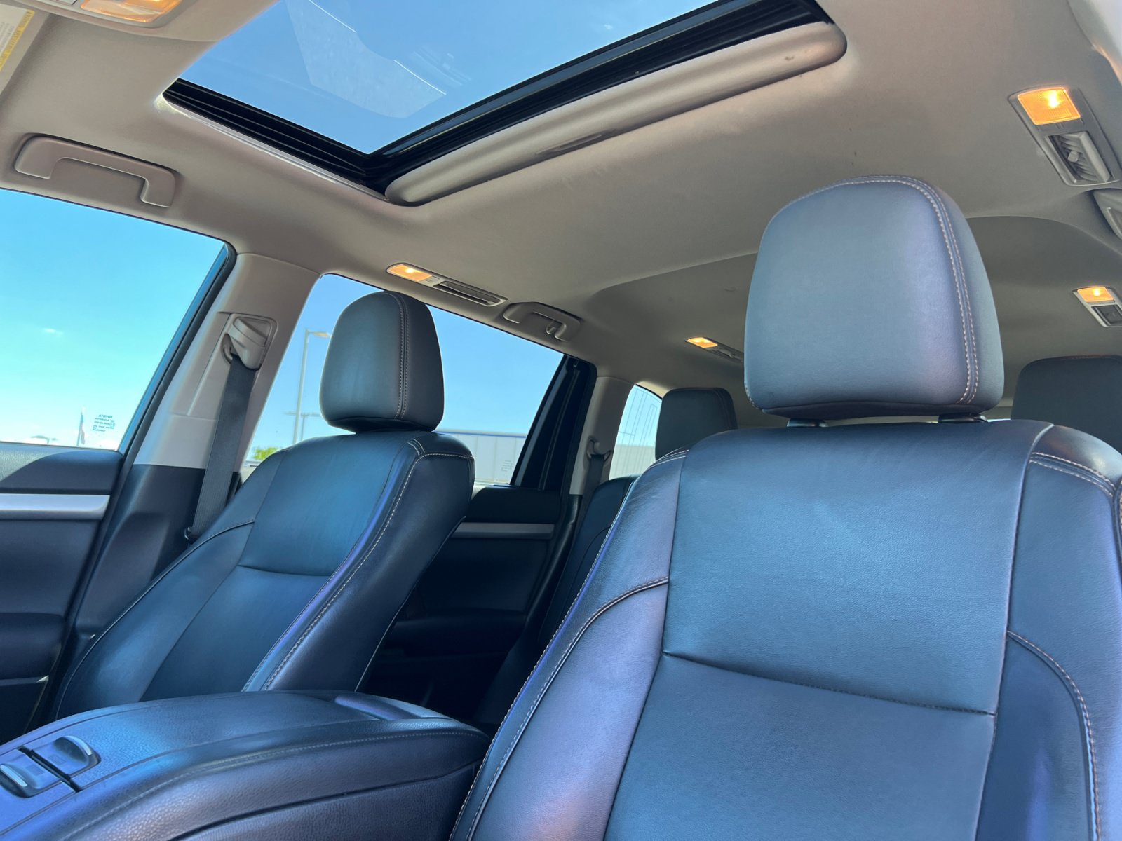Used 2015 Toyota Highlander XLE AWD/4WD image 14