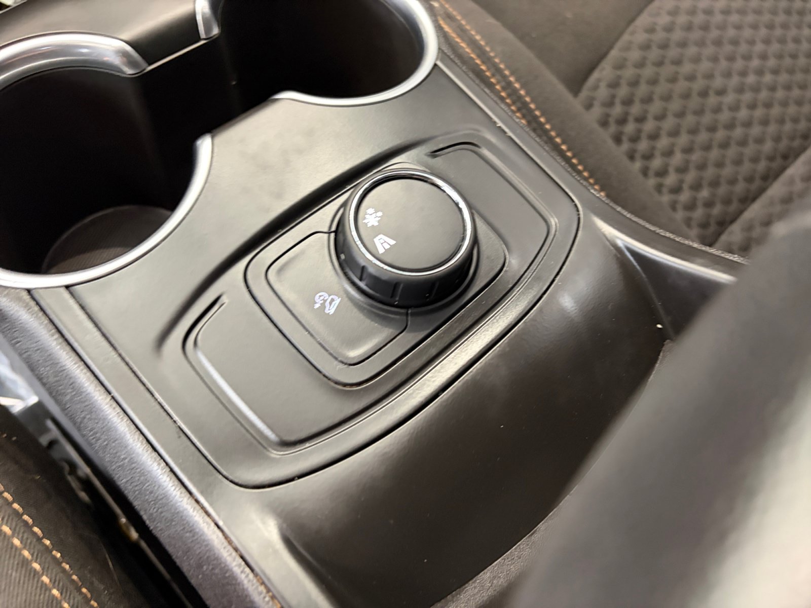 Used 2018 GMC Terrain SLE FWD image 32
