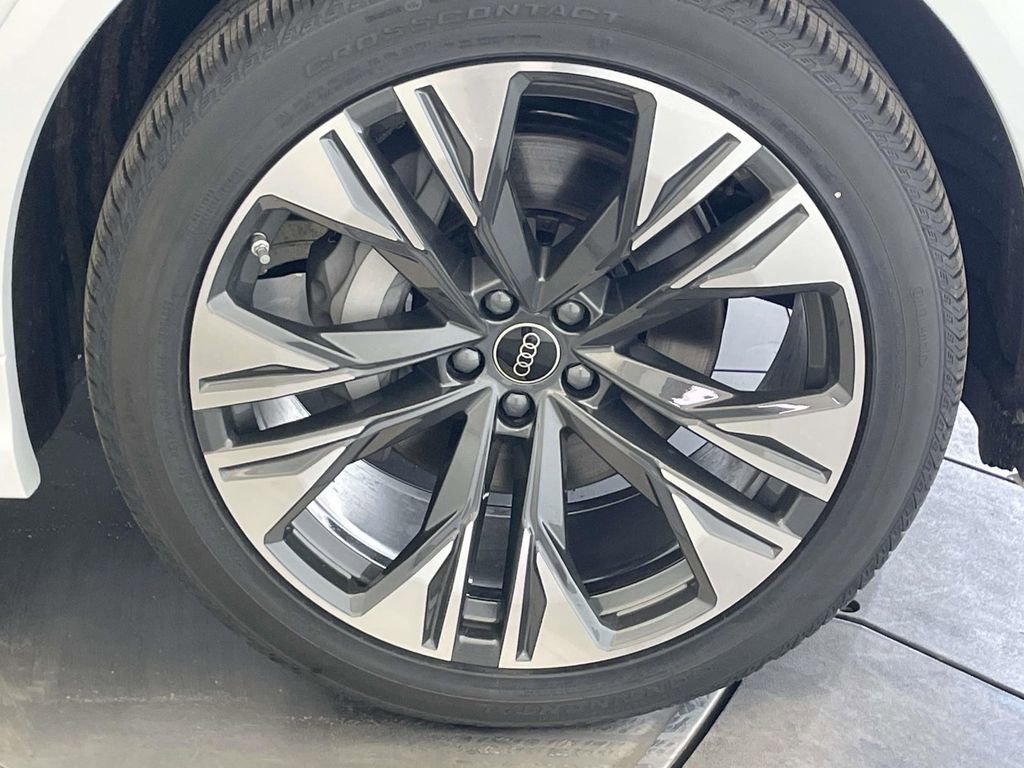 New 2026 Audi Q8 Premium Plus image 14