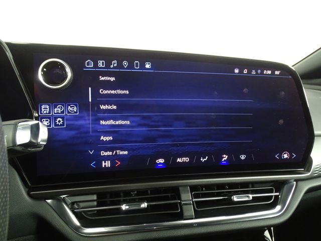 Used 2025 Chevrolet Equinox EV LT image 37