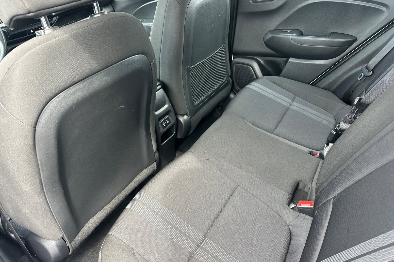 Used 2025 Hyundai Venue SEL image 13