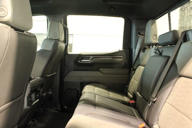 Used 2025 Chevrolet Silverado 1500 ZR2 w/ Technology Package AWD/4WD image 28