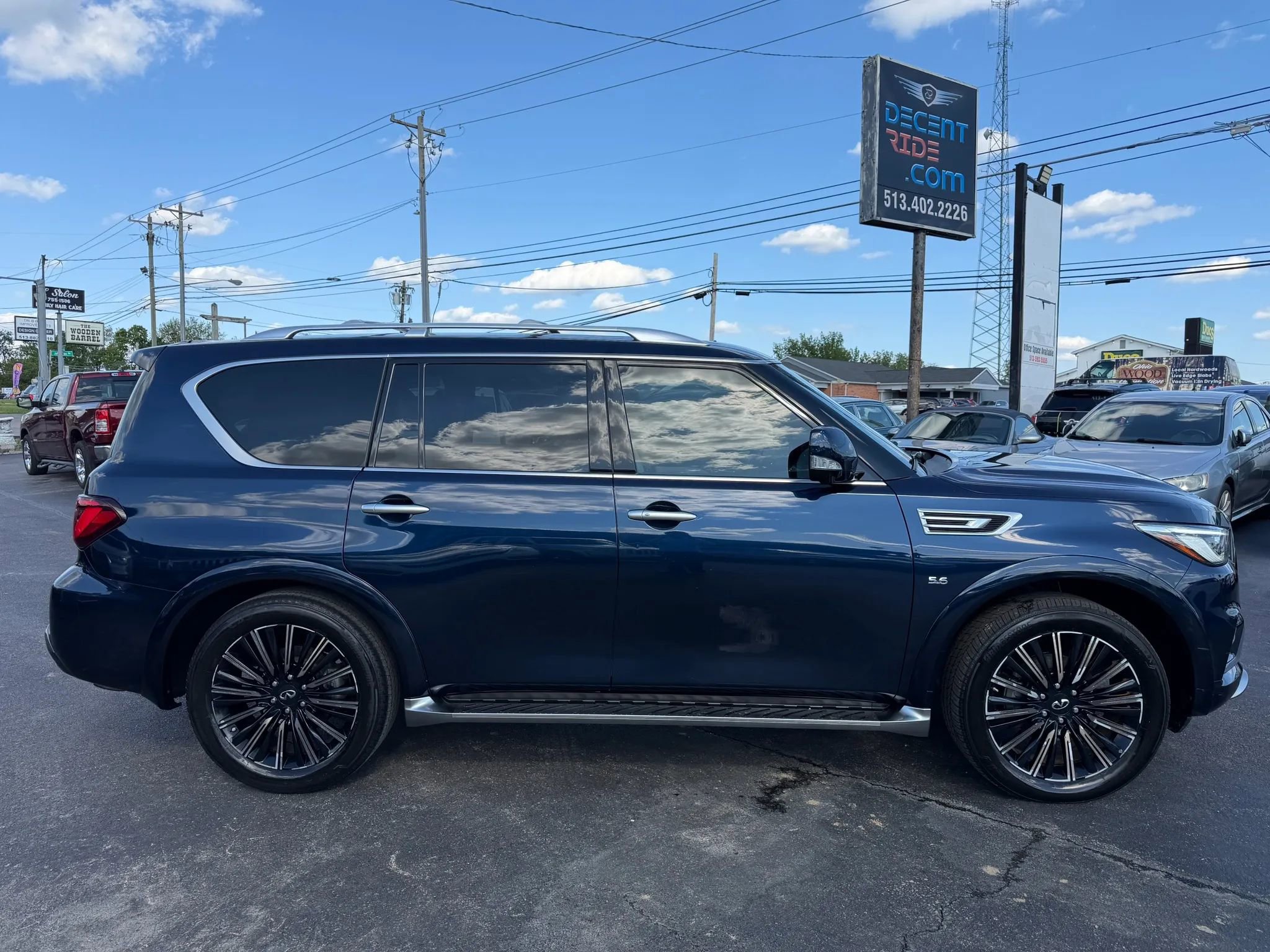 Used 2019 INFINITI QX80 Limited w/ All-Season Package AWD/4WD image 2
