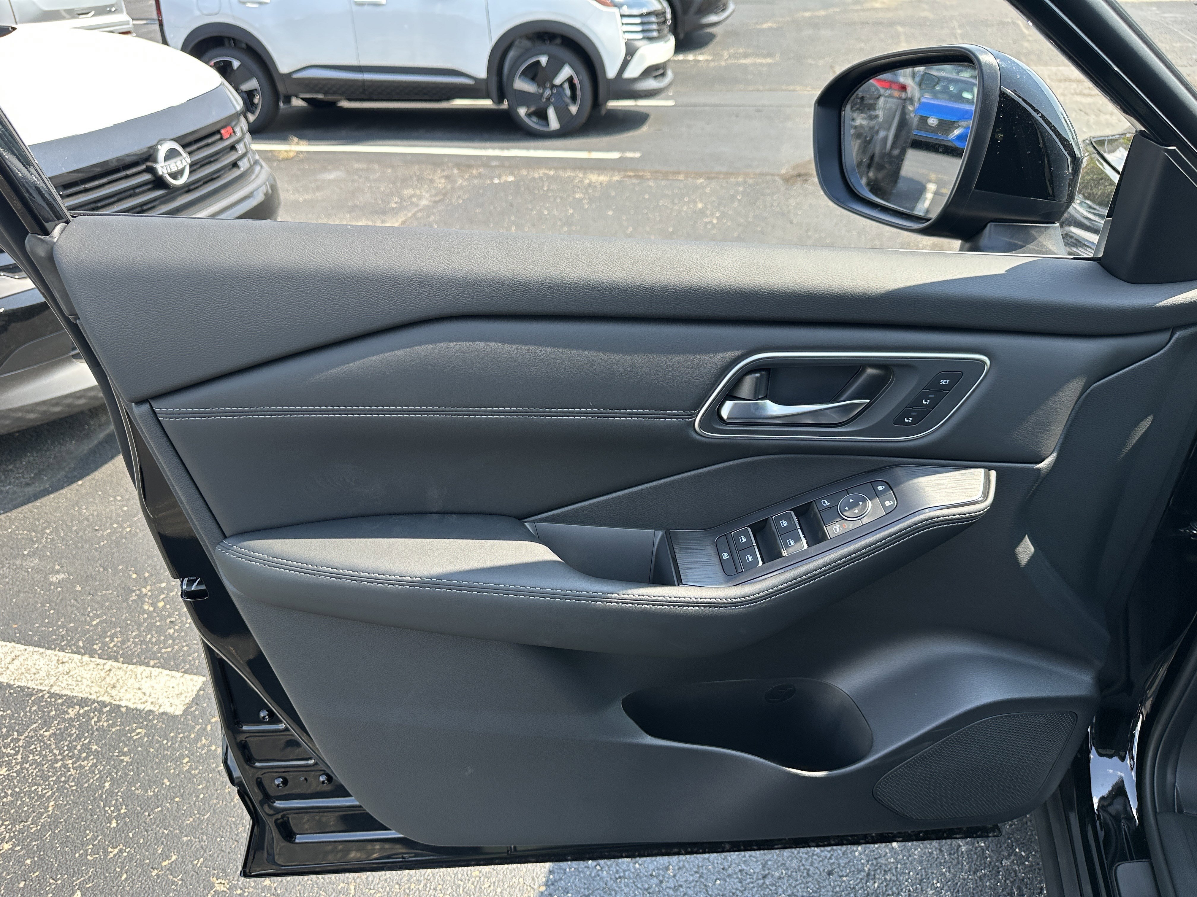 New 2026 Nissan Rogue Platinum image 22