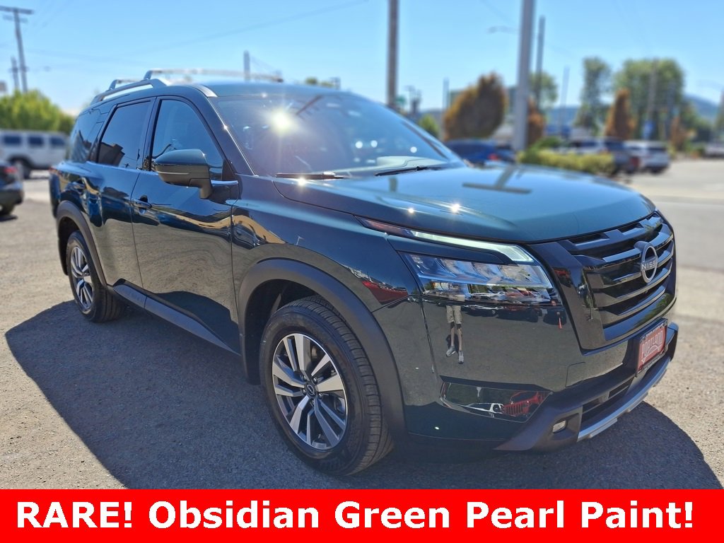 Used 2024 Nissan Pathfinder SL w/ Black Appearance Package