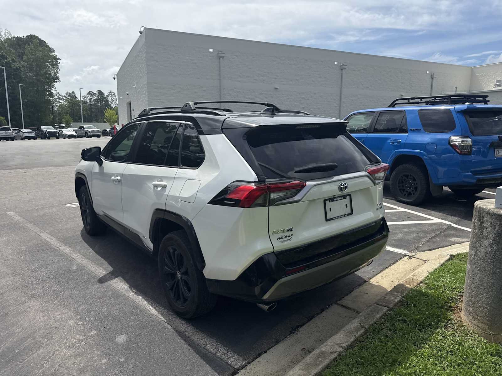 Used 2022 Toyota RAV4 XSE AWD/4WD image 45
