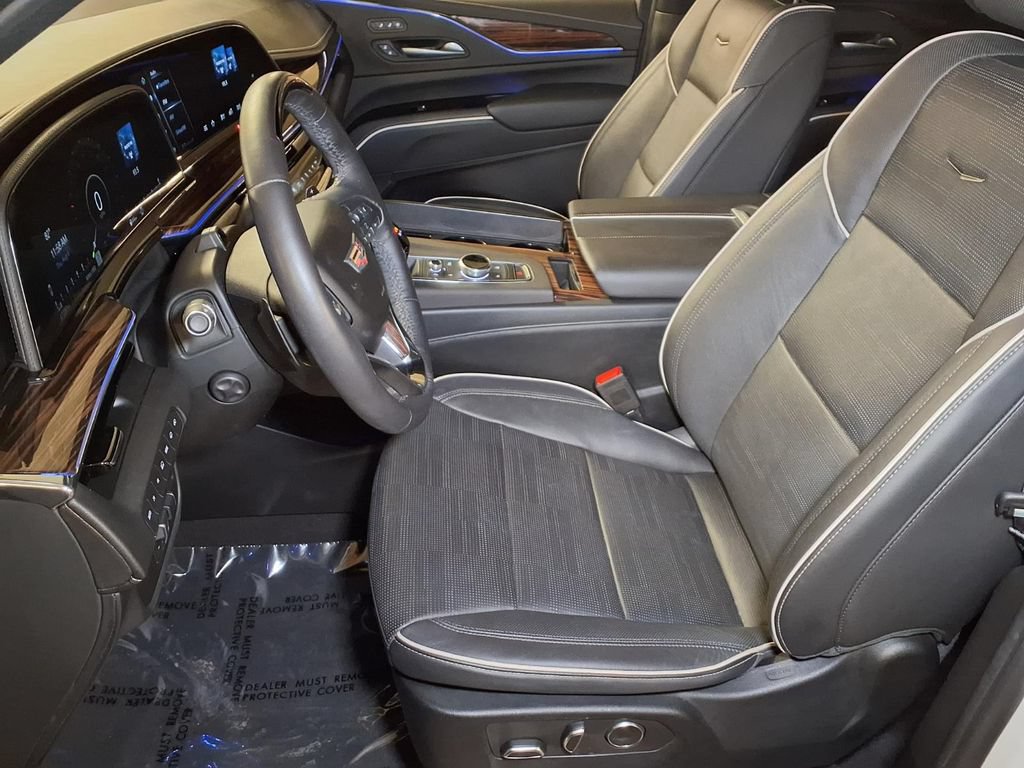 Certified 2024 Cadillac Escalade Premium Luxury w/ Performance Package AWD/4WD image 13