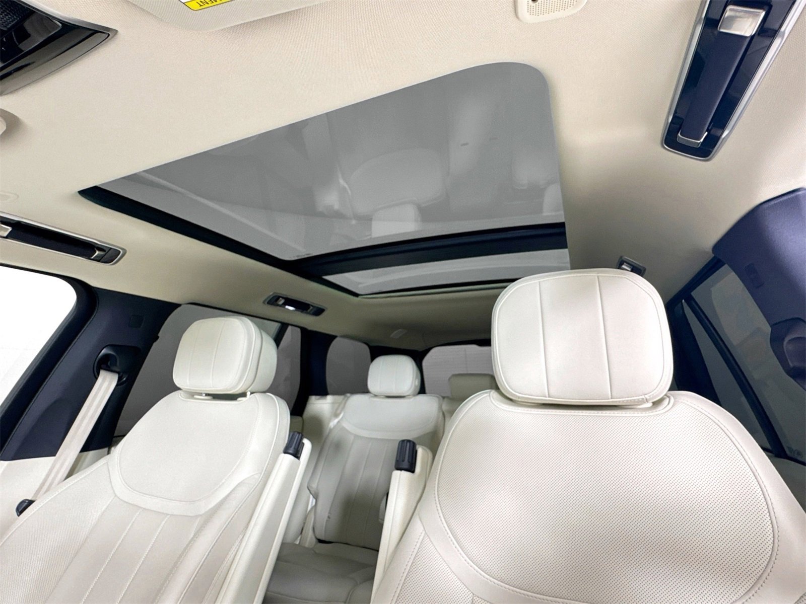 Used 2023 Land Rover Range Rover SE image 21
