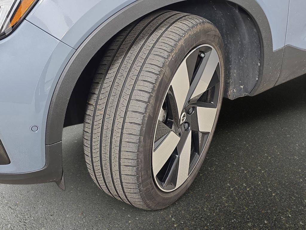 Used 2023 Volvo C40 P8 Recharge Ultimate image 36