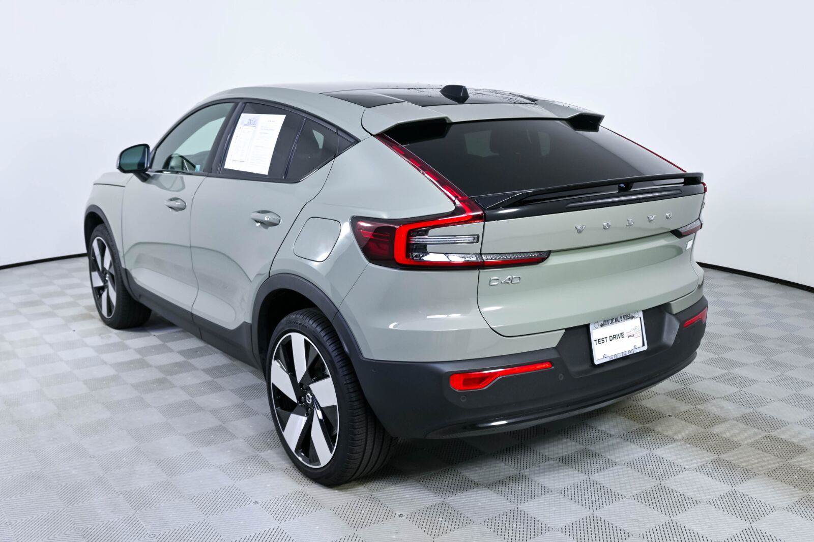 Certified 2023 Volvo C40 P8 Recharge Ultimate w/ Protection Package Premier AWD/4WD image 3