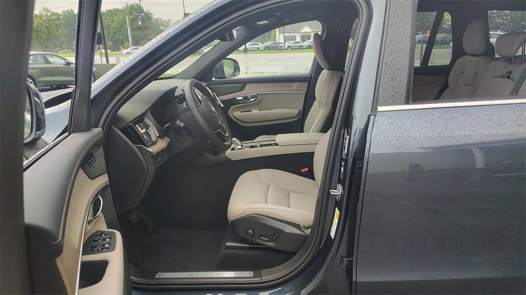 New 2026 Volvo XC90 B6 Plus image 7