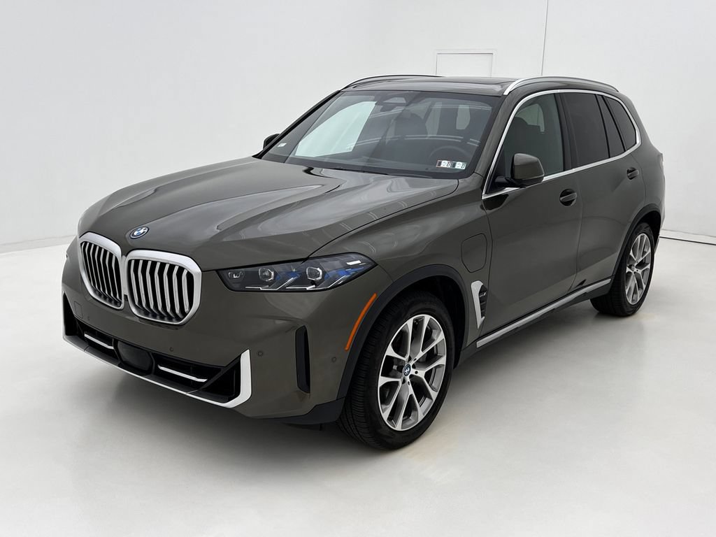 Used 2024 BMW X5 xDrive50e w/ Premium Package AWD/4WD image 4