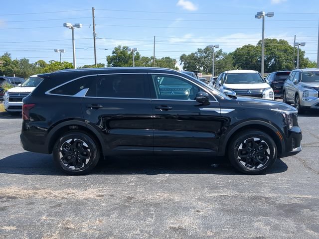 Used 2025 Kia Sorento S AWD/4WD image 5