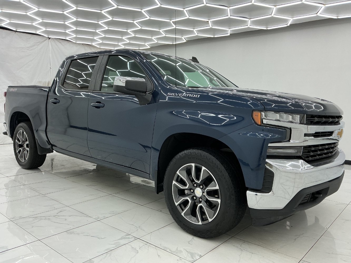 Used 2022 Chevrolet Silverado 1500 LT AWD/4WD image 7