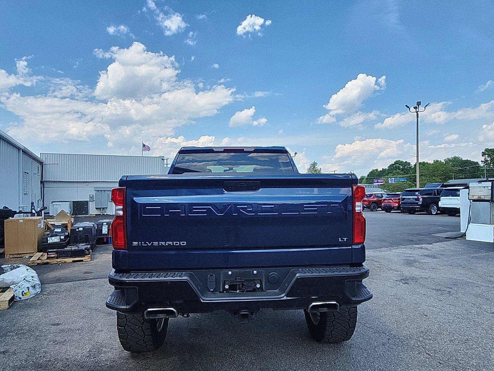 Used 2021 Chevrolet Silverado 1500 LT Trail Boss w/ Bed Protection Package AWD/4WD image 4
