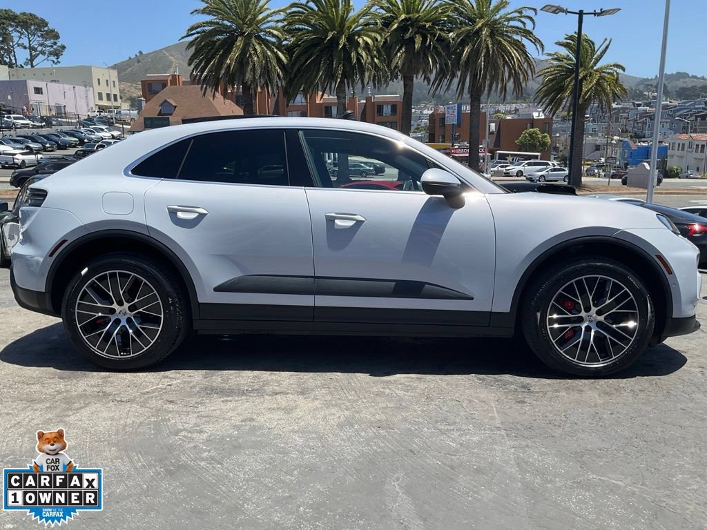 Used 2025 Porsche Macan 4S Electric AWD/4WD image 3