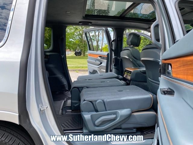 Used 2023 Jeep Grand Wagoneer Series II w/ Flexible Seating Group AWD/4WD image 50