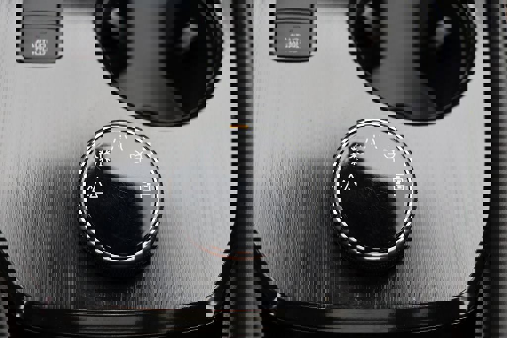 Used 2023 Nissan Rogue Platinum w/ Platinum Premium Package image 24