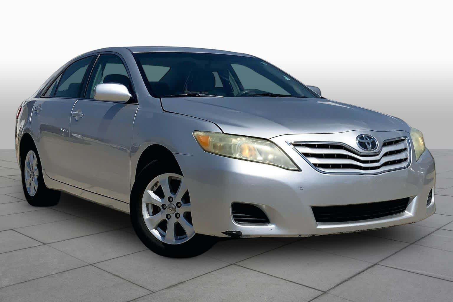 Used 2011 Toyota Camry LE w/ LE Extra-Value Pkg FWD image 2