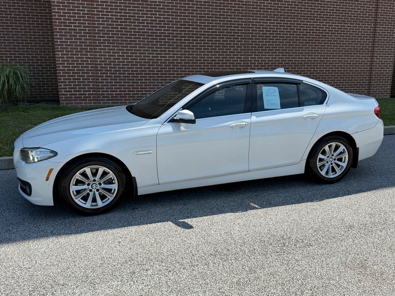 Used 2015 BMW 528i xDrive Sedan AWD/4WD image 4
