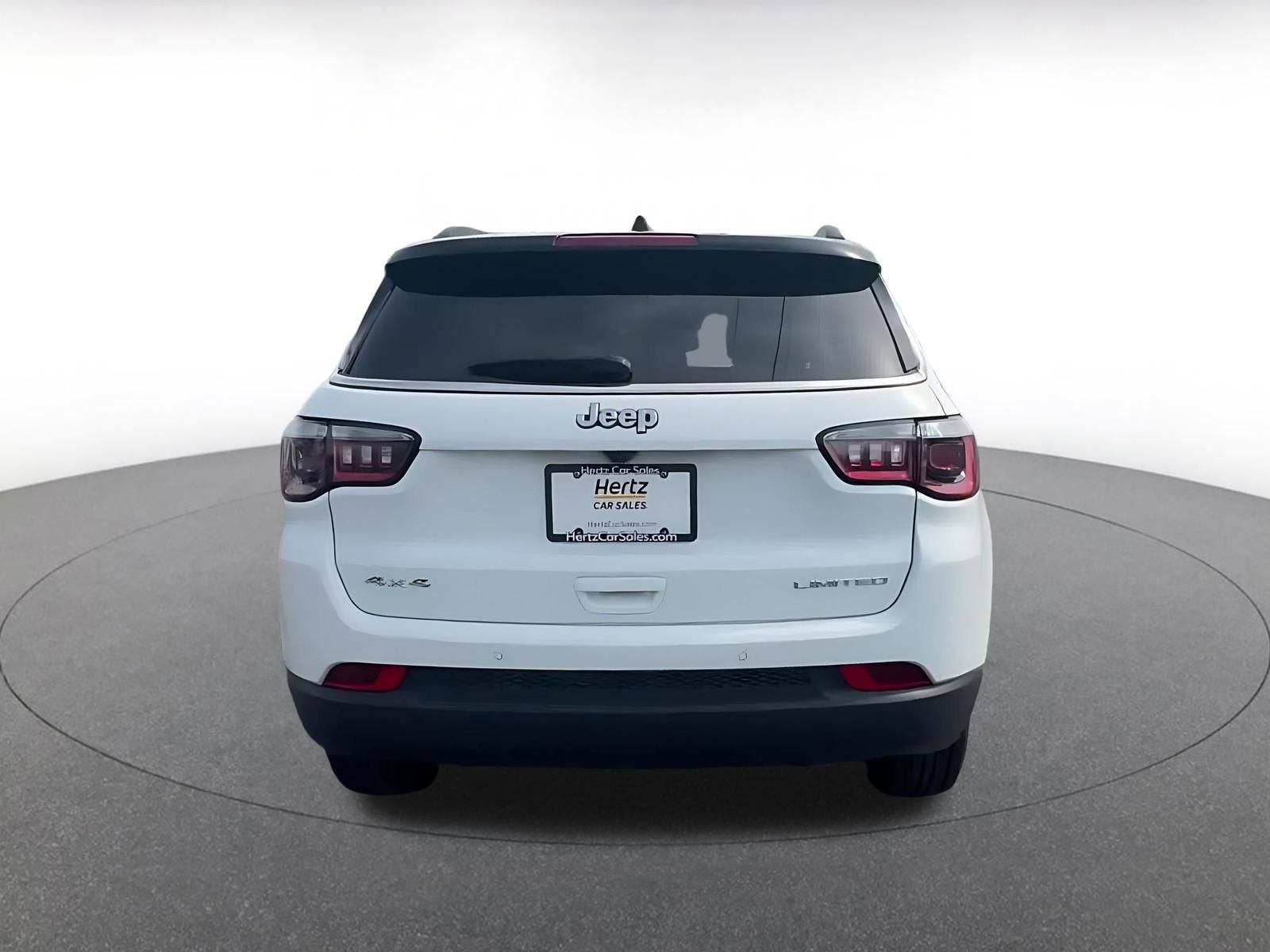 Used 2025 Jeep Compass Limited image 12