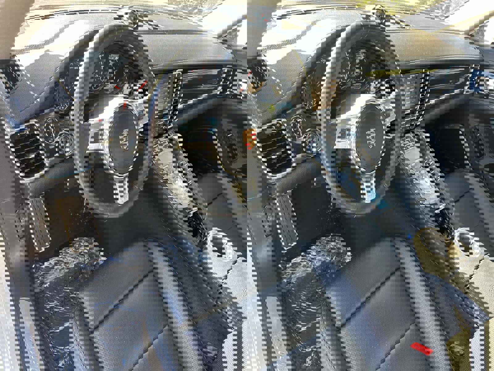 Used 2016 Porsche Panamera 4 image 2