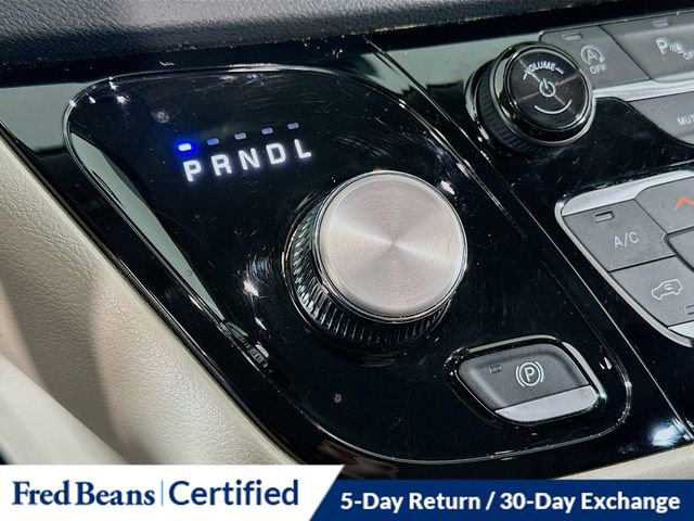 Used 2024 Chrysler Pacifica Touring-L image 22
