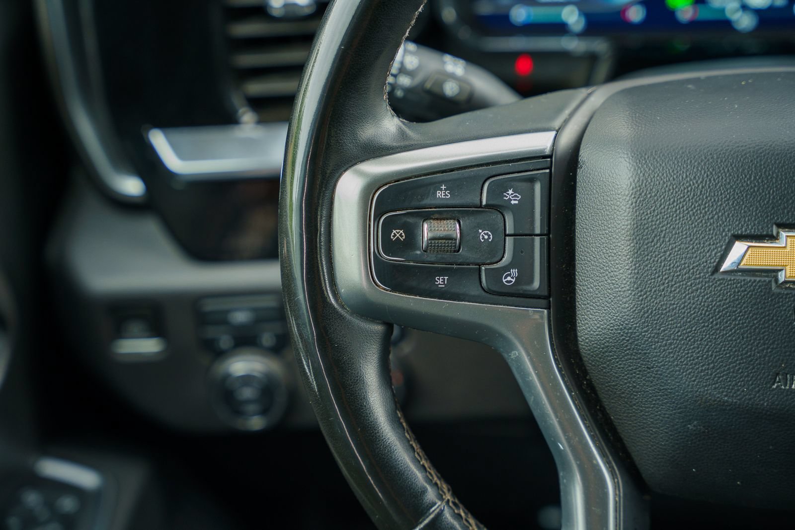 Used 2023 Chevrolet Silverado 1500 LT AWD/4WD image 30