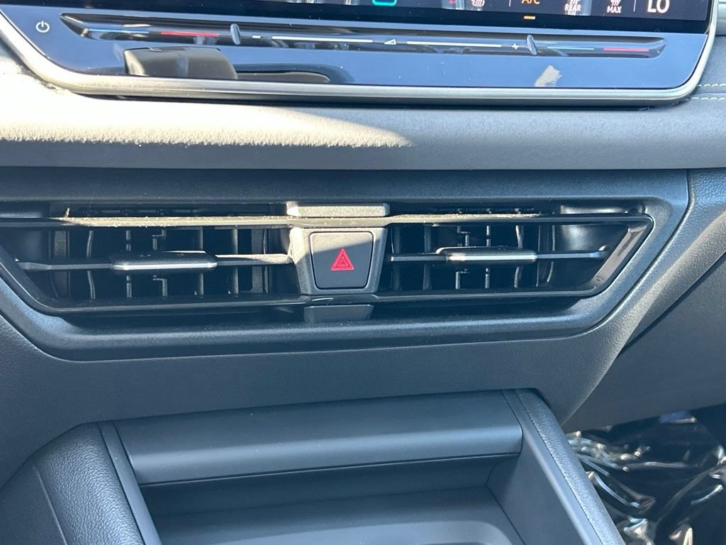 New 2026 Volkswagen Tiguan SE FWD image 36