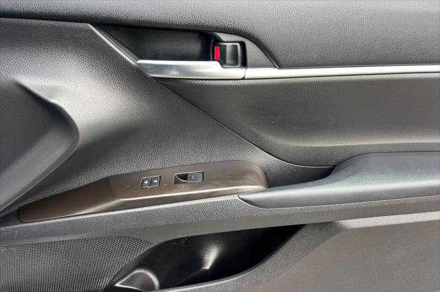 Certified 2022 Toyota Camry SE FWD image 17