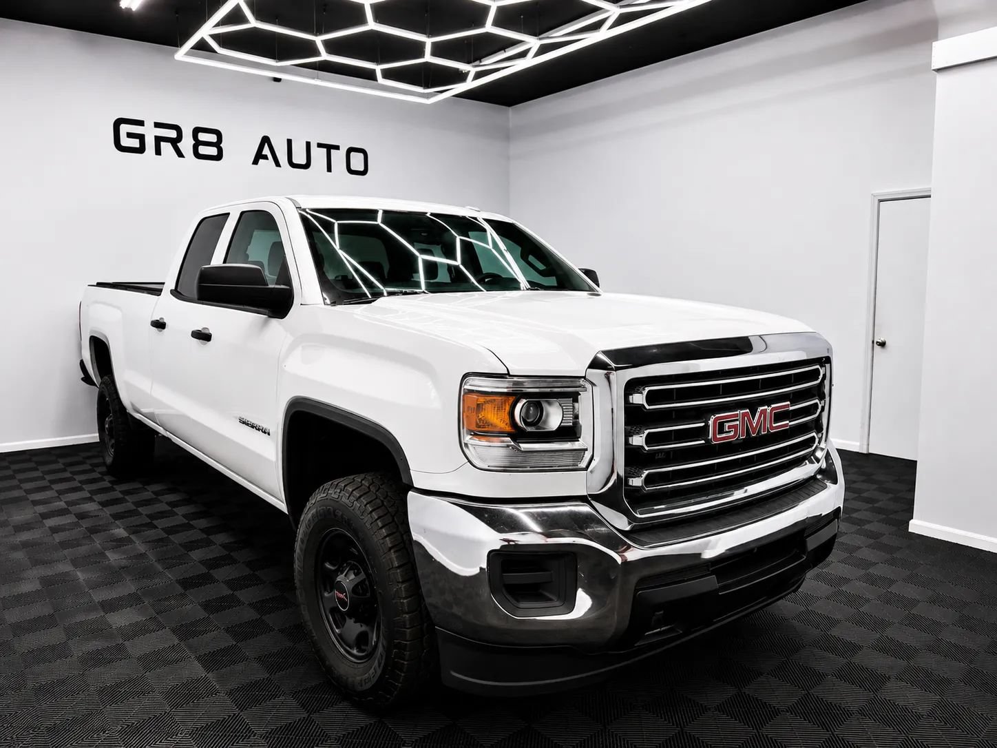 Used 2015 GMC Sierra 2500 4x4 Double Cab image 1