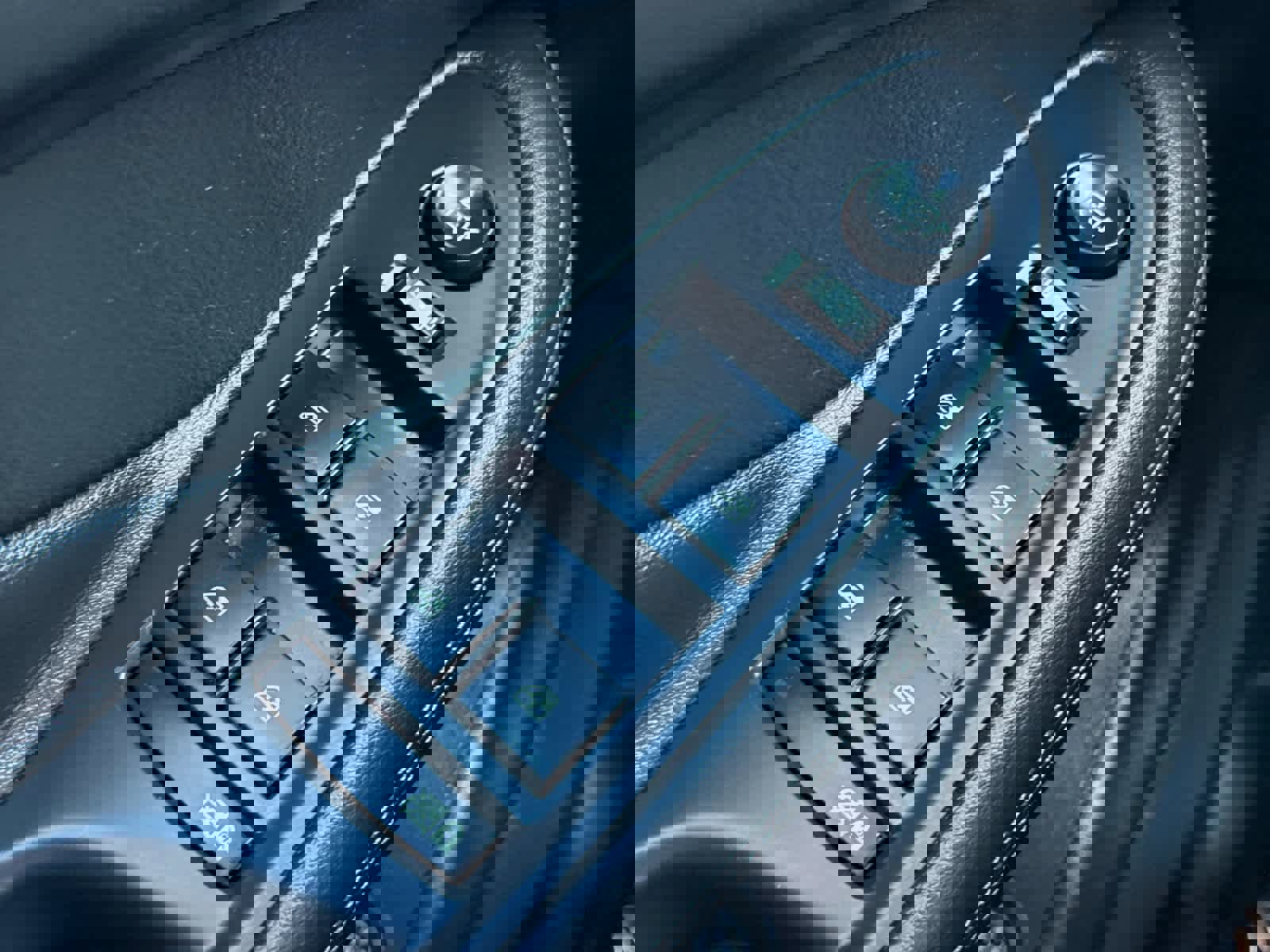 Used 2020 Buick Envision Essence image 18